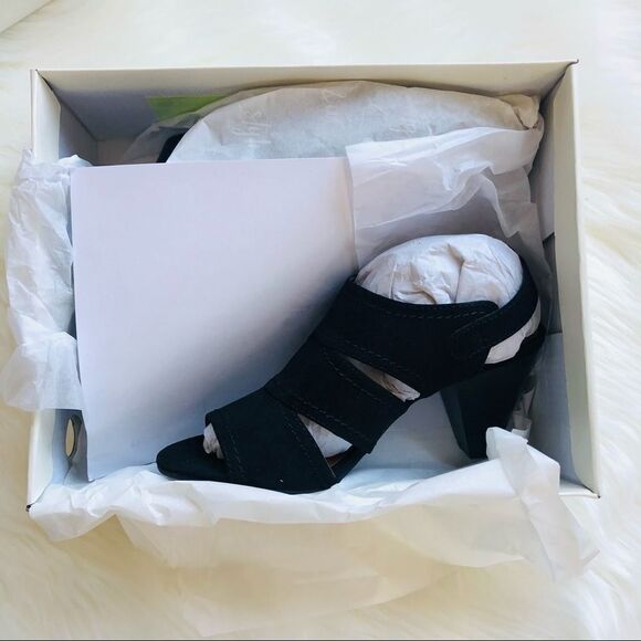 New in Box Style & Co. Hosper Black Suede Open Toe Cut out, Size 6 - Picture 4 of 6